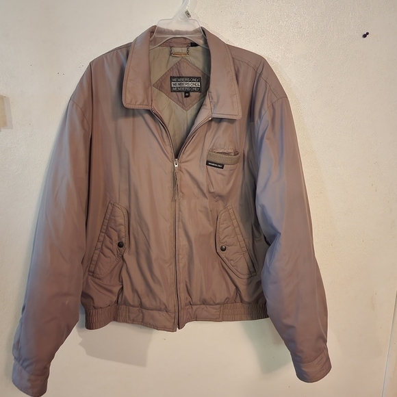 💕5 For $20 Vtg Members Only Bomber Jacket Mens Sz 46 Taupe (read description) - Picture 1 of 12